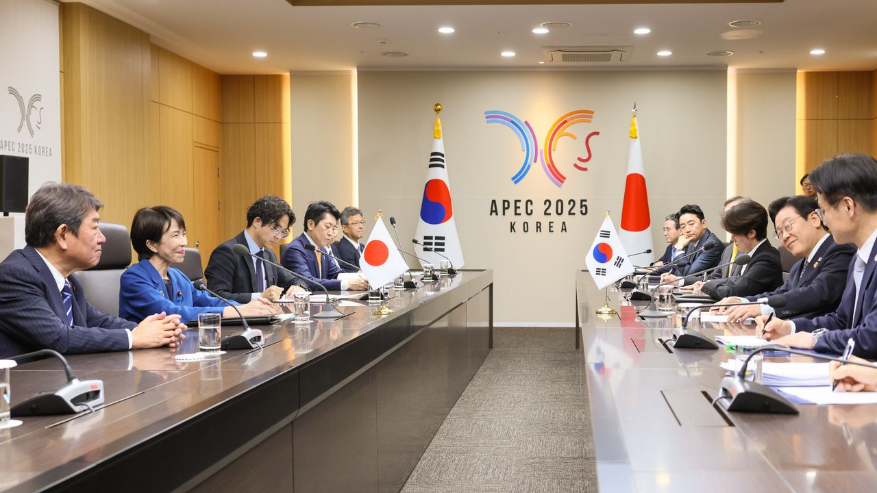 Japonya Başbakanı Sanae, Güney Kore Devlet Başkanı Lee ile görüştü