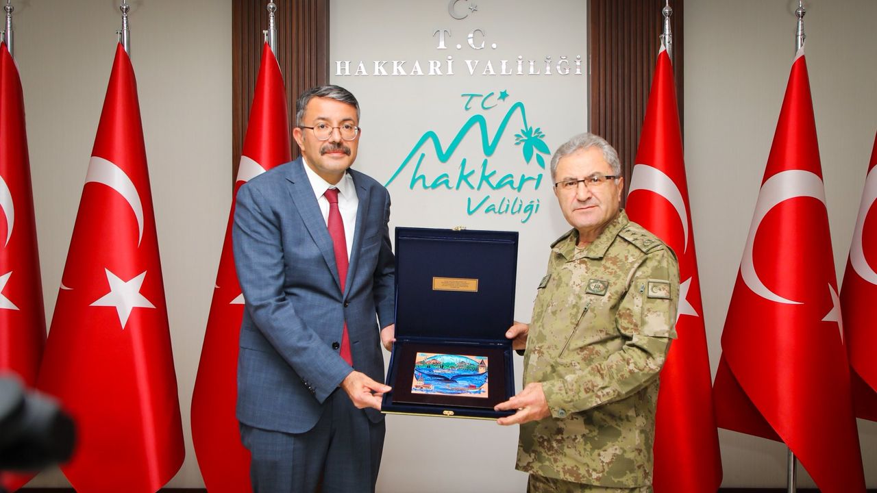 Kara Kuvvetleri Komutanı Orgeneral Tokel'den Hakkari ziyareti