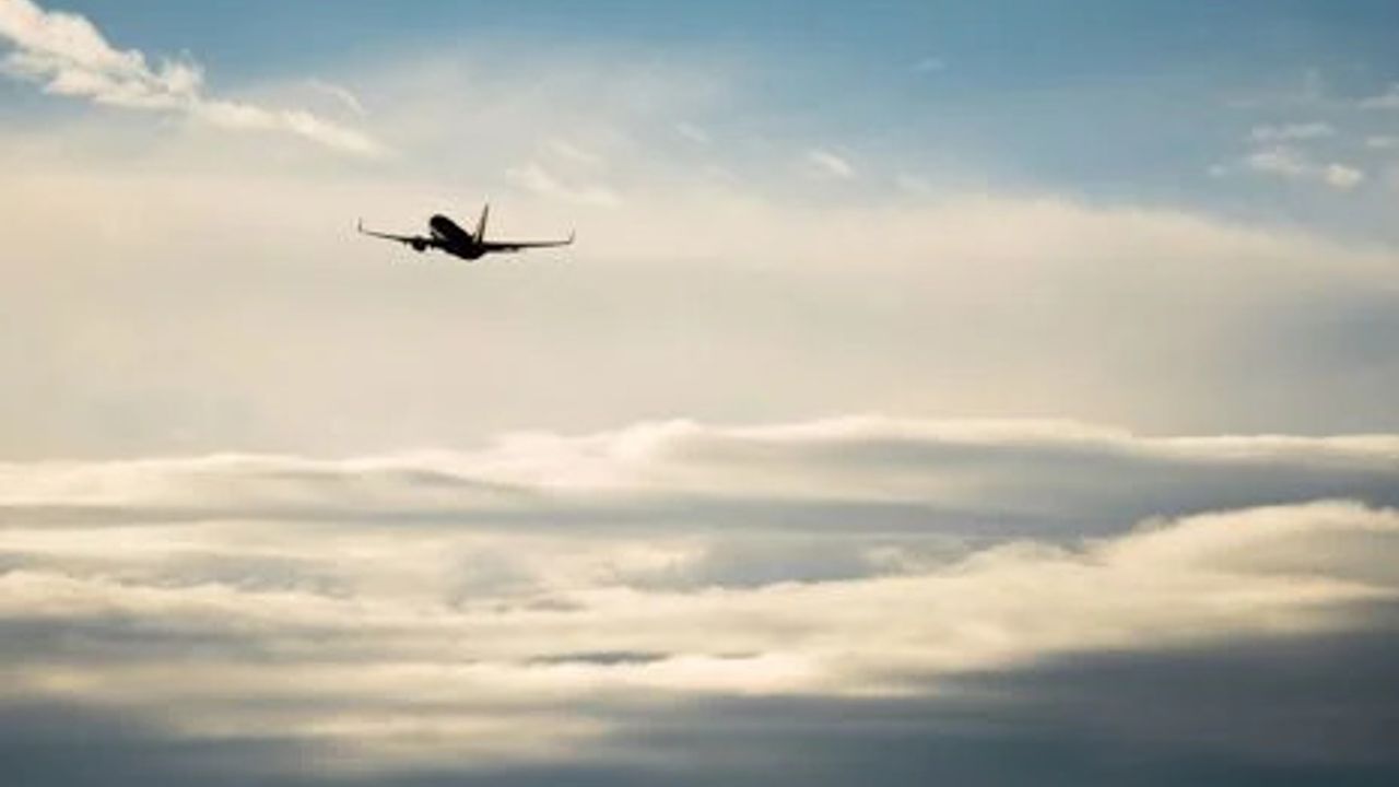 Kenya'da uçak düştü: 12 ölü