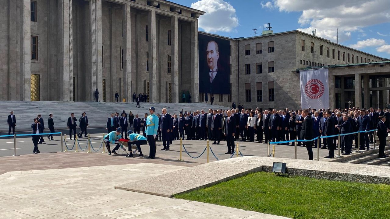 Meclis'te yeni yasama yılı başladı