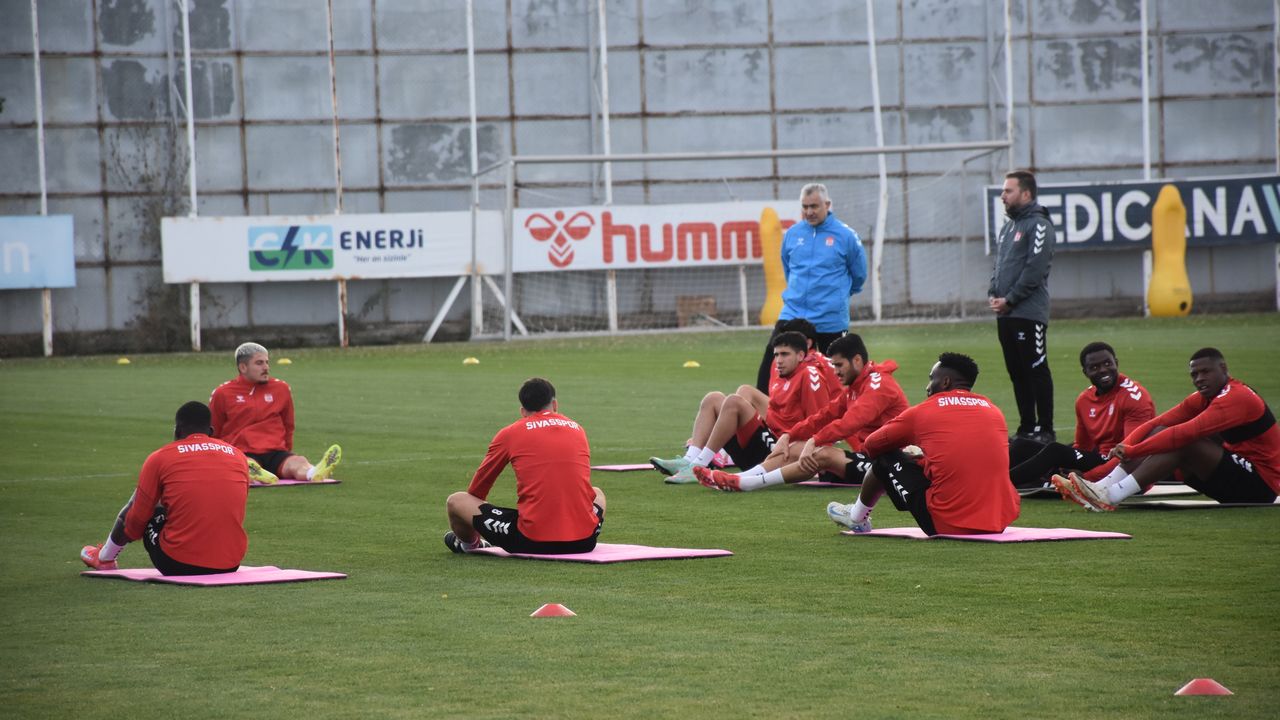 Mehmet Altıparmak: Şu anda bulunduğu yer Sivasspor'a yakışmıyor