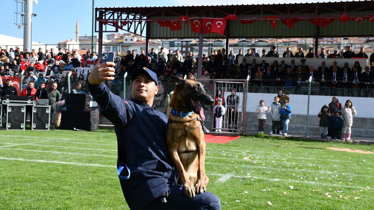 'Nefes'in gösterisi, 29 Ekim kutlamalarında ilgiyle izlendi