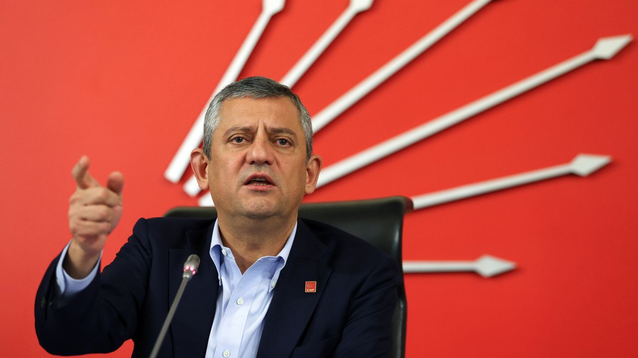 Özgür Özel: Demokrasi ve hukukun üstünlüğünün yeniden tesis edilmesine ihtiyaç var