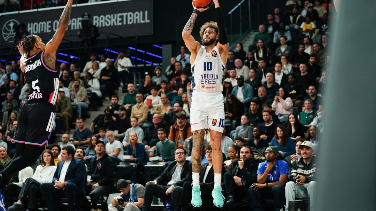 Paris Basketball - Anadolu Efes: 80-90