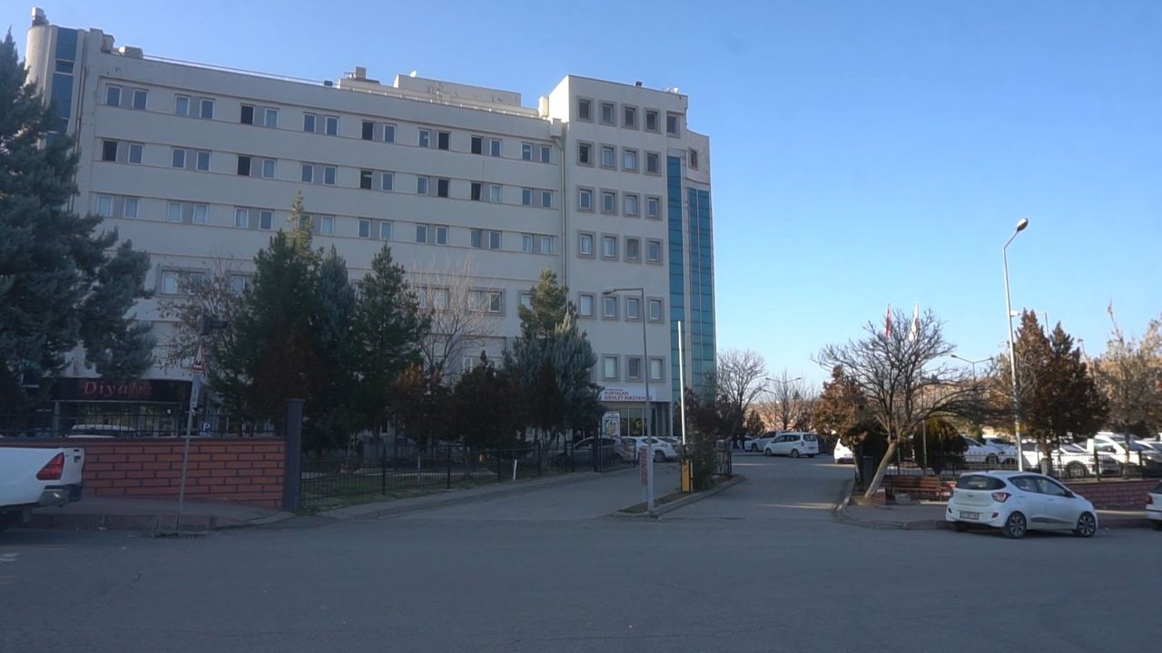 Siirt'te eşi ile amcasını öldürüp, 3 akrabasını yaraladı