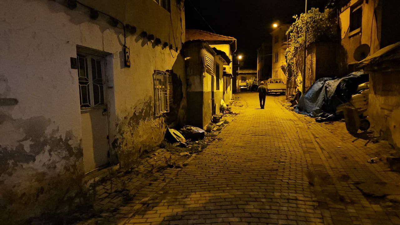 Sındırgı'da 3.8 büyüklüğünde deprem