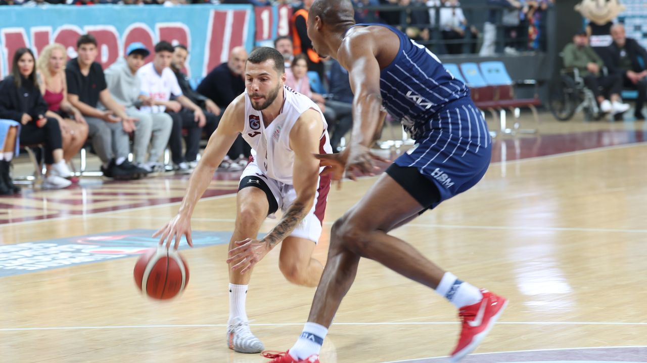 Trabzonspor - Anadolu Efes: 74-81