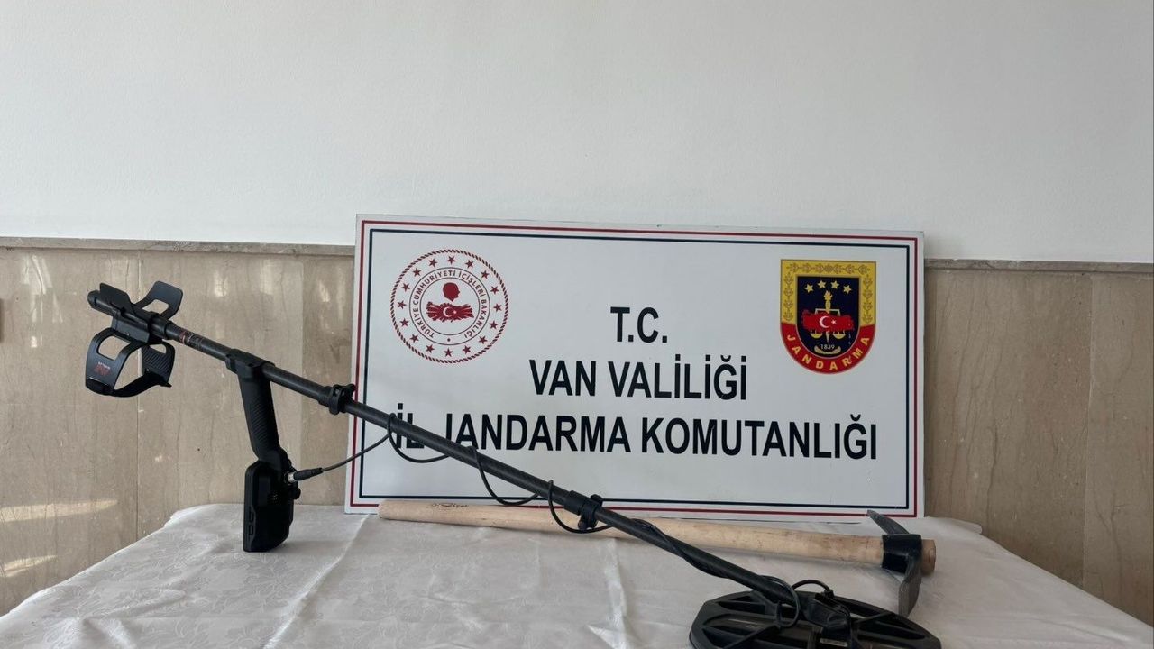 Van'da define arayan 3 kişiye suçüstü