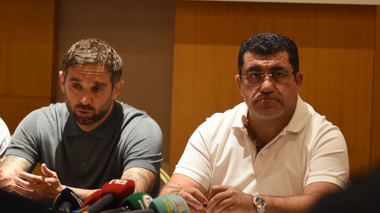 Zecorner Kayserispor Teknik Direktörü Djalovic: çalışarak daha iyi performans göstermek istiyoruz