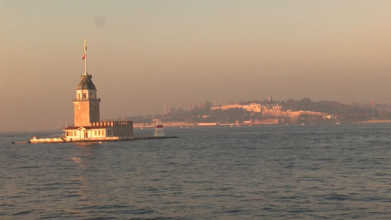 İstanbul- İstanbul'da sis etkili oluyor