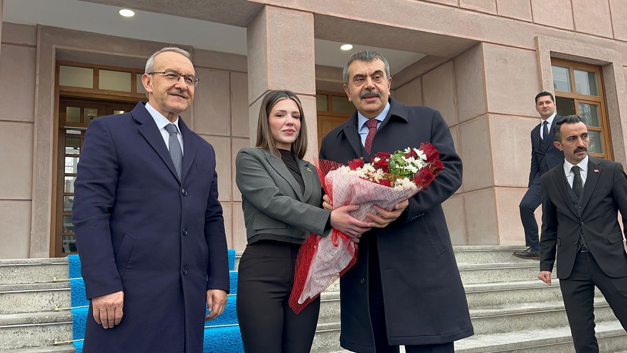 Bakanı Tekin: Yaratılıştan olan farklılıkları zenginlik olarak görüyoruz
