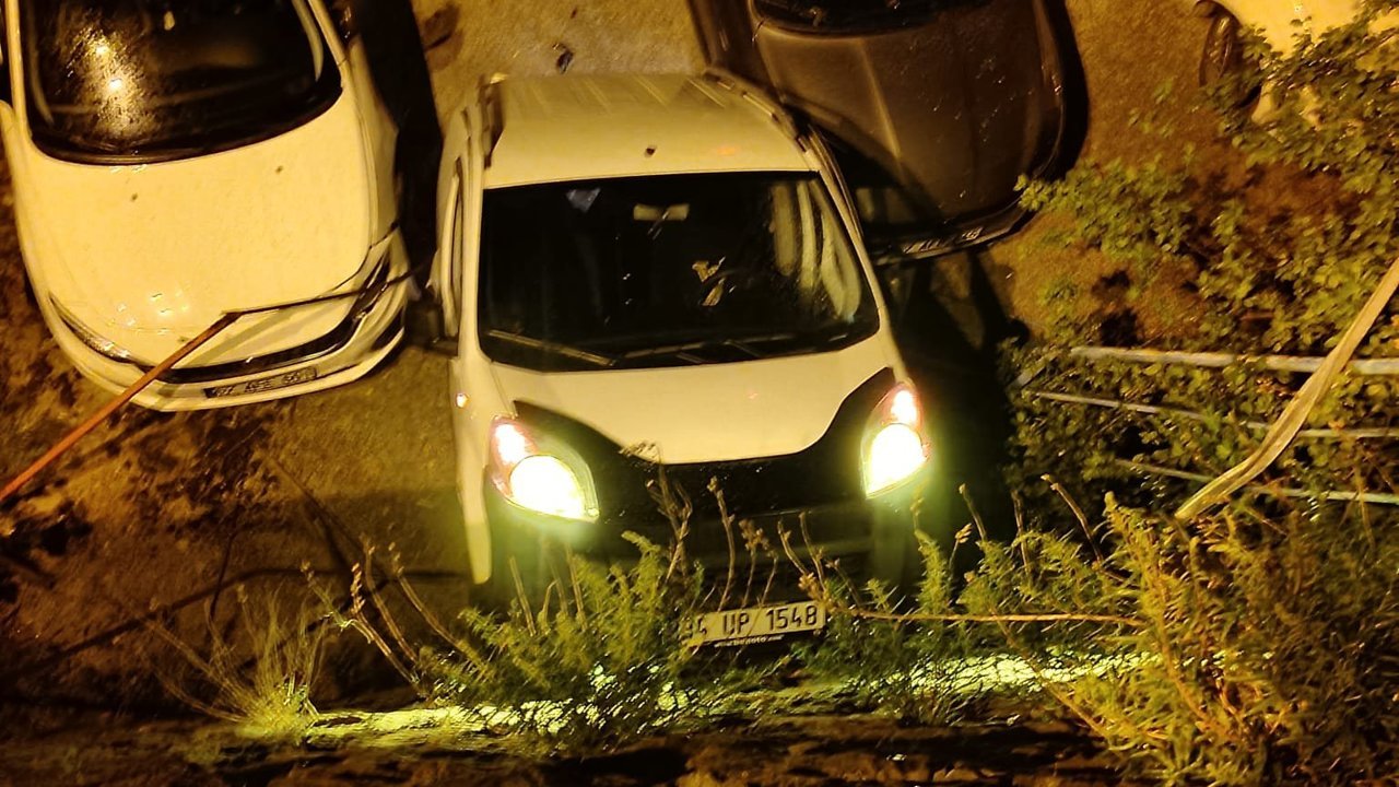 Polisten kaçarken aracı istinat duvarından düştü