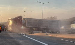 Anadolu Otoyolu'nda TIR devrildi; Ankara yönü ulaşıma kapandı (2)