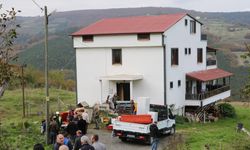 Samsun’da kaçak yapının yıkımı kapı ve pencerelerin sökülmesi için ertelendi