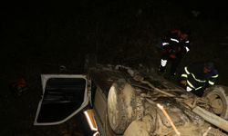 Tokat'ta dereye uçan otomobilin sürücüsü yaralandı, kurtarma anı kamerada