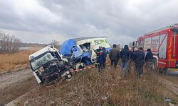 Samsun'da 2 TIR kafa kafaya çarpıştı; 1 ölü, 2 ağır yaralı