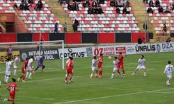 2’nci Lig Play-Off maçında Vanspor, 68 Aksarayspor ile 2-2 berabere kaldı