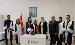 40 yıl sonra üniversiteye döndü; 72 yaşında doktorasını tamamladı