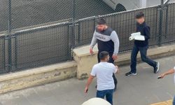 Adliye önünde sopalı, tekmeli ve yumruklu kavga kamerada