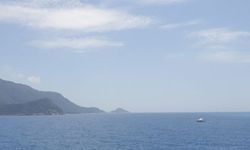 Antalya'da arızalanan helikopter denize acil iniş yaptı (2)