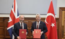 Bakan Bolat, Birleşik Krallık İş ve Ticaret Bakanı Reynolds ile görüştü