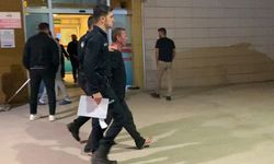 Balta ile sokaklarda dehşet saçan alkollü maganda, polis uyarı ateşiyle yakaladı; o anlar kamerada