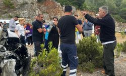 Bodrum'da servis minibüsü ile otomobil çarpıştı; 16 yaralı/ Ek fotoğraflar