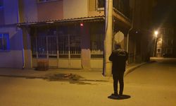 Bursa'da engelli gencin bakkal önünde çıkardığı yangın, büyümeden söndürüldü