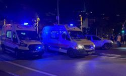 Bursa'da sürücüsünün kırmızı ışık ihlali yaptığı otomobil, taksiye çarptı: 7 yaralı