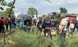 Çanakkale'de zincirleme kaza; 8 ölü, 20 yaralı (3)