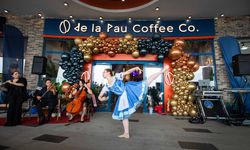 de la Pau Coffee and Bistro, servis robotlarıyla Balıkesir'de kapılarını açtı