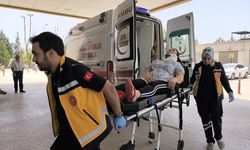 Elektrikli bisikletten düşen 2 yaşındaki Yusuf, oyuncağını bırakmadı