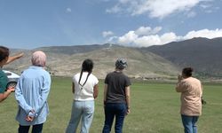 Engelli çocuklara, yamaç paraşütü eğitimi