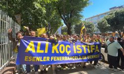 Fenerbahçeli taraftarlar Cadde'den stada kadar yönetimi protesto etmek için yürüdü