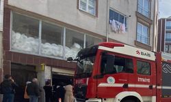 Garajda tamir etmek istediği otomobilinin altında kalıp, öldü