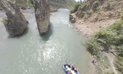 Garzan Çayı'nda ilk rafting; Batman Valisi de kürek çekti/Ek fotoğraflar