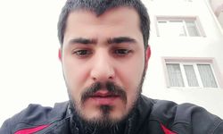 Hafif ticari aracın çarptığı motosikletli kurye öldü; sürücü kaçtı