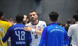 Hentbol Erkekler Süper Ligi şampiyonu Beşiktaş, kupayı kaldırdı