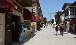Hiç eğitim almadı, dinleyip sorular sorarak 11 dil öğrendi