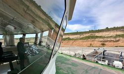Hizmetli olarak göreve başladığı feribota kaptan oldu; 30 yıldır ilçeyi şehre bağlıyor