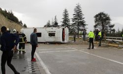 Isparta'da yolcu midibüsü devrildi: 16 yaralı / Ek fotoğraflar