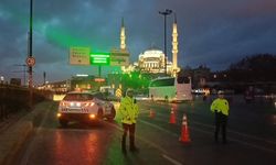 İstanbul- 1 Mayıs tedbirleri kapsamında, bazı yollar araç ve yaya trafiğine kapatıldı