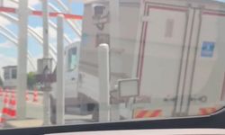 İstanbul - Avrasya Tüneli'nde kaza: Kamyonetin yüksekliğini hesaplayamayıp uyarı levhasına çarptı
