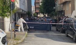 İstanbul - Bağcılar'da eşini silahla yaralayıp, intihar etti - 1