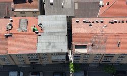 İstanbul - Bağcılar'da zemininde su çıkan sitede deprem korkusu