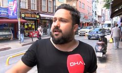İstanbul- Beyoğlu'nda minibüsün yolun karşısına geçmeye çalışan yayaya çarptığı anlar kamarada