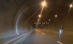 İstanbul - Cebeci Tüneli'nde motosiklet kazası araç kamerasında