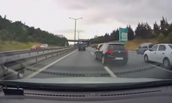 İstanbul - Eyüpsultan'da makas atan otomobilin yaptığı kaza kamerada