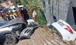 İstanbul - Kağıthane’de fren yerine gaza basan sürücünün çarptığı araç bina boşluğuna düştü