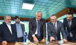 İstanbul- Kültür ve Turizm Bakanı Ersoy, İstanbul Mushafı'nı inceledi